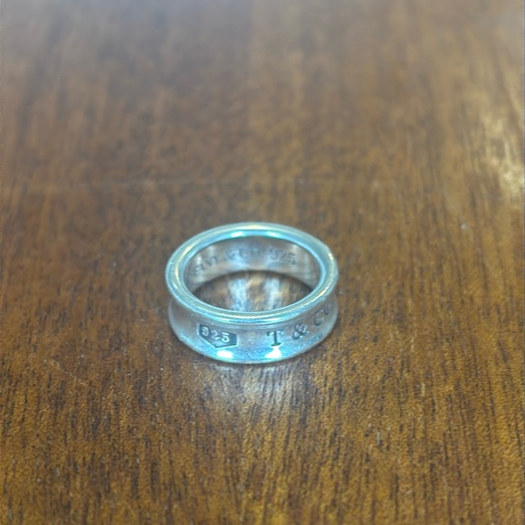 Tiffany & Co. Ring Vintage Classic 1837 Concave Medium Band in Sterling Silver - Picture 2 of 5